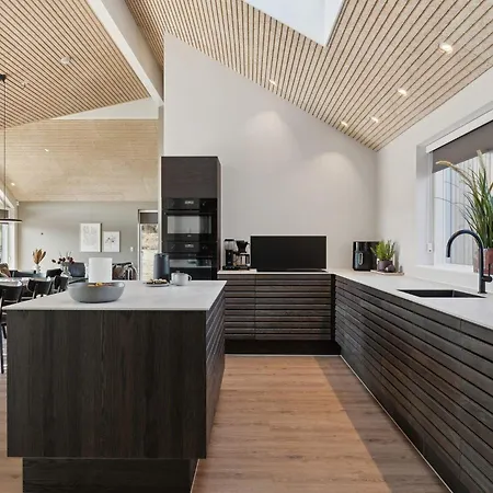 בית נופש 5 Star In Henne *